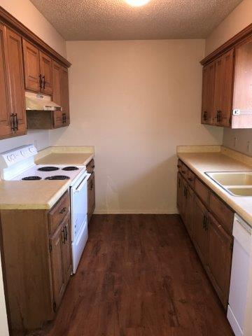 2 beds, 1 bath, $895