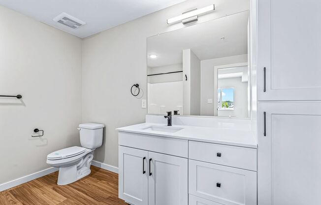 3 beds, 2 baths, 1,275 sqft, $1,999, Unit 1-206