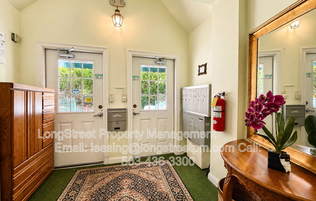 772 SW BROADWAY DR