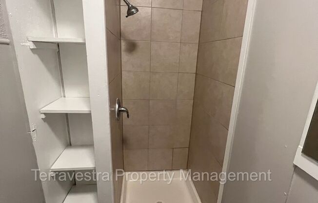 2 beds, 1 bath, $1,550, Unit Unit 1