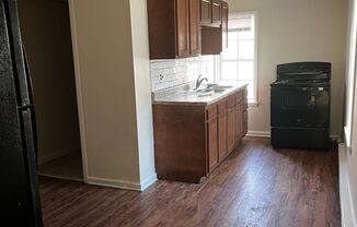 2 beds, 1 bath, $1,015, Unit Apt 103