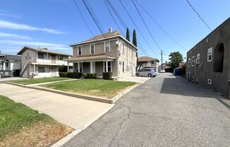 4th St. - 3447-3449