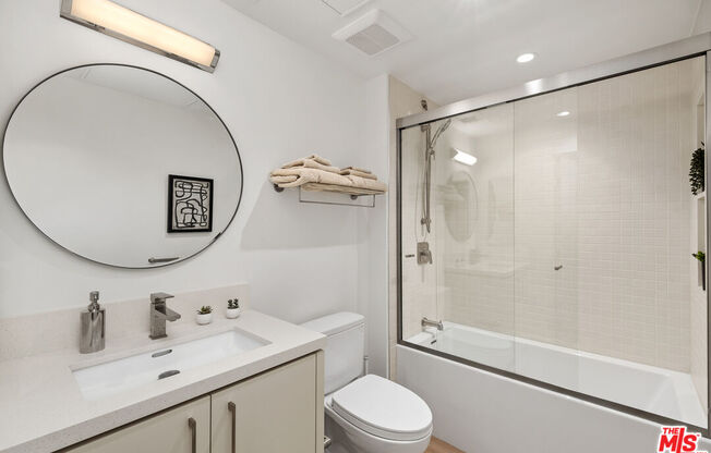 2 beds, 2 baths, 1,160 sqft, $5,395, Unit 107