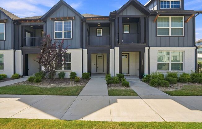 Upgraded 3-Bedroom Townhome in Allen with Modern Finishes & Private Balcony