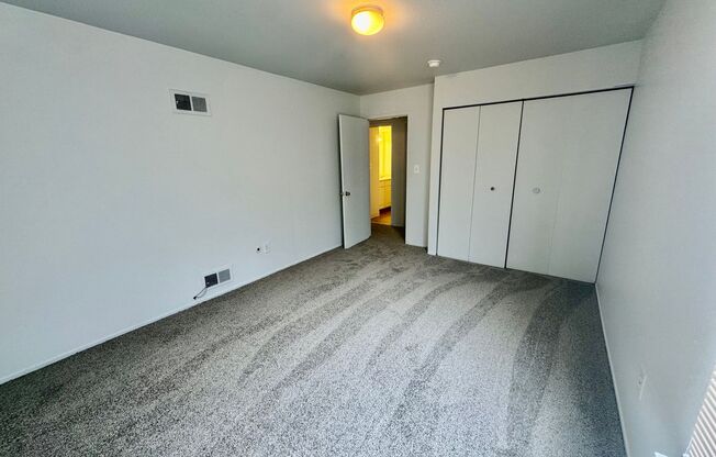 2 beds, 1 bath, 950 sqft, $1,295, Unit #203