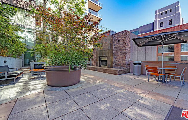 1 bed, 1 bath, 960 sqft, $2,700, Unit 714