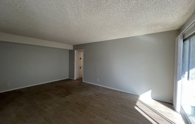 1 bed, 1 bath, 700 sqft, $1,698, Unit 112
