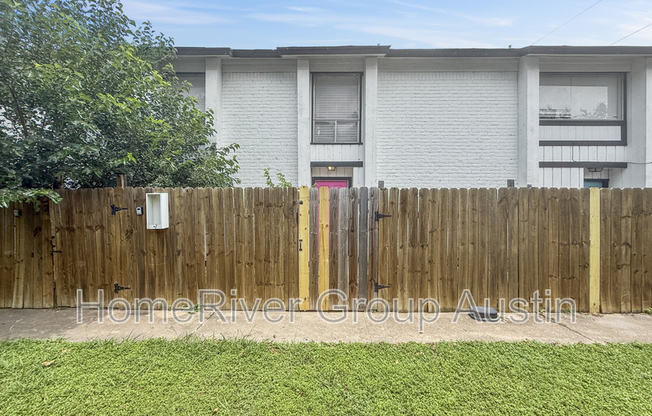 1911 Hearthstone Dr