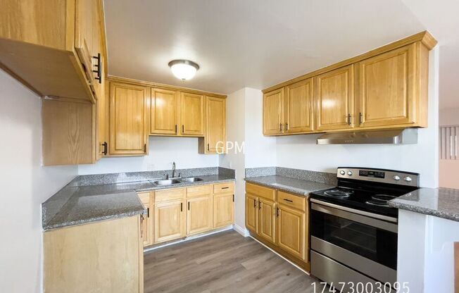 514 W HUNTINGTON DR