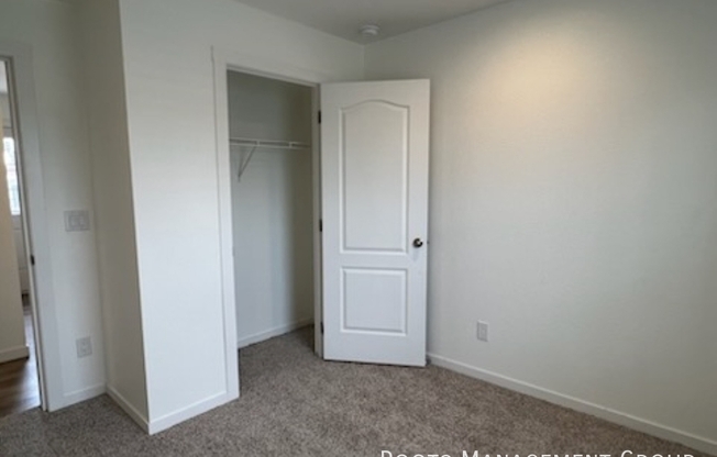 2526 N 32 ST