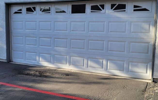 Rent Ready Single Story Townhome 3/2/ with 2 car