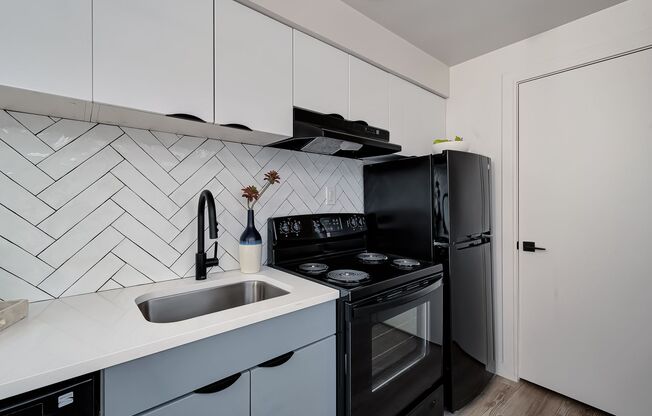 1 bed, 1 bath, 600 sqft, $1,277, Unit 13