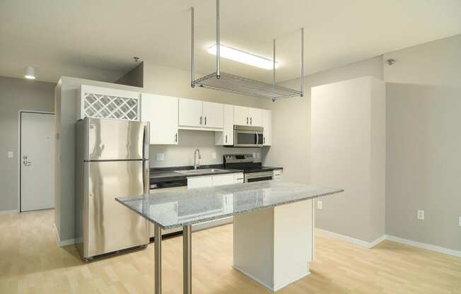 Stainless steel appliances available - Eitel Apartments