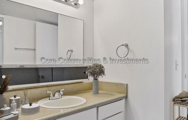 1 bed, 1 bath, 700 sqft, $1,075, Unit 07B