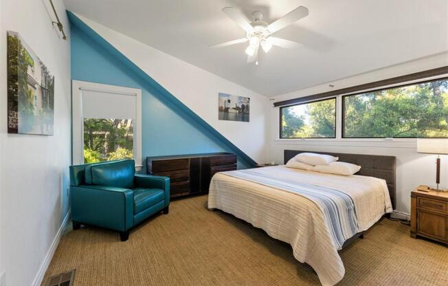4 beds, 3 baths, 2,500 sqft, $10,500