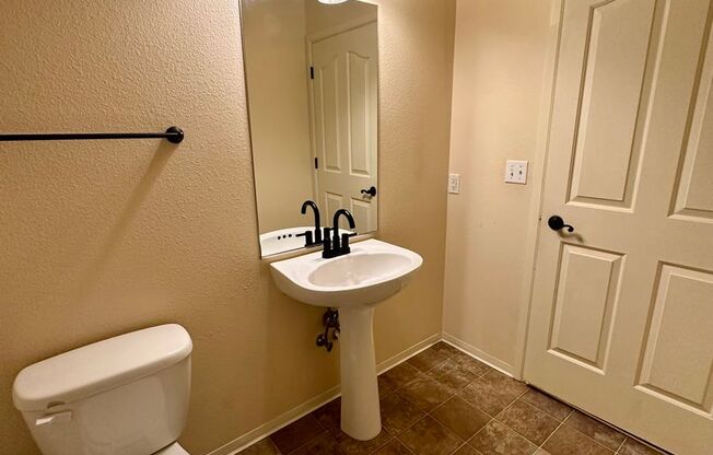 3 beds, 2 baths, $1,795, Unit 104