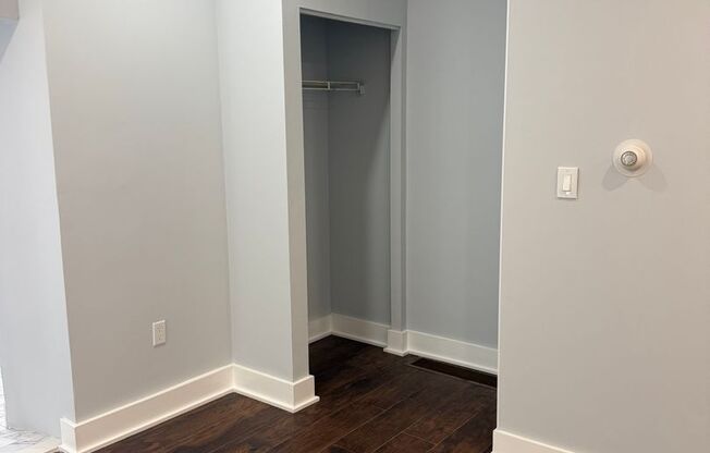 Charming 2-Bedroom Home in Port Richmond Available For Rent!