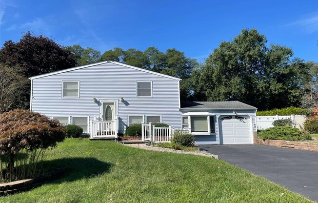 52 UNIVERSITY HTS DR
