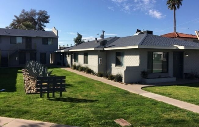 521 E Mariposa ST