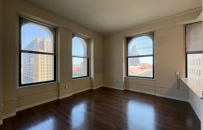 2 beds, 2 baths, 930 sqft, $2,200, Unit HA-814