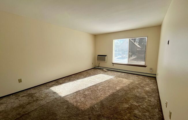 1 bed, 1 bath, $950, Unit 72