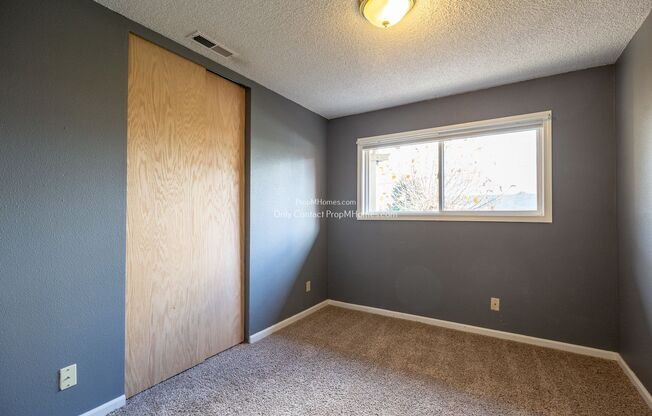 3 beds, 1 bath, $2,299