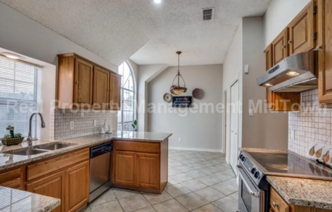 3 beds, 2 baths, $2,400