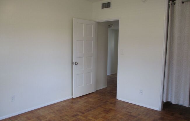 2 beds, 1 bath, 900 sqft, $1,300, Unit 809 Cherry St. #6