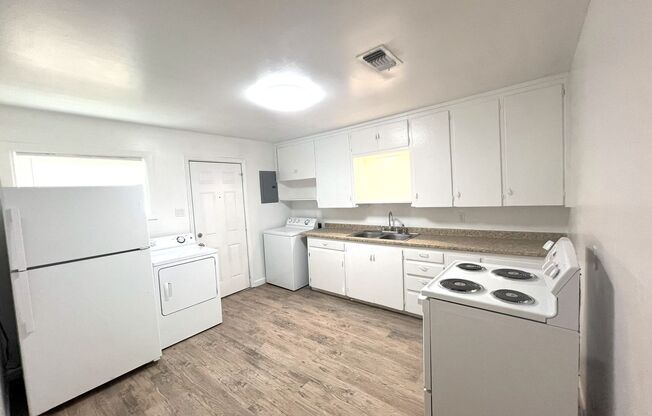 3 beds, 1 bath, 1,025 sqft, $900, Unit A