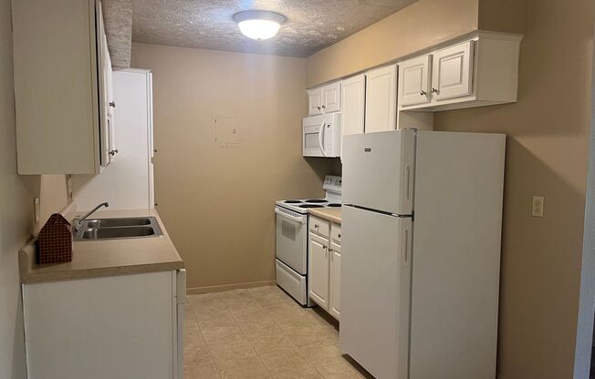 1 bed, 1 bath, 850 sqft, $1,075, Unit 10-21