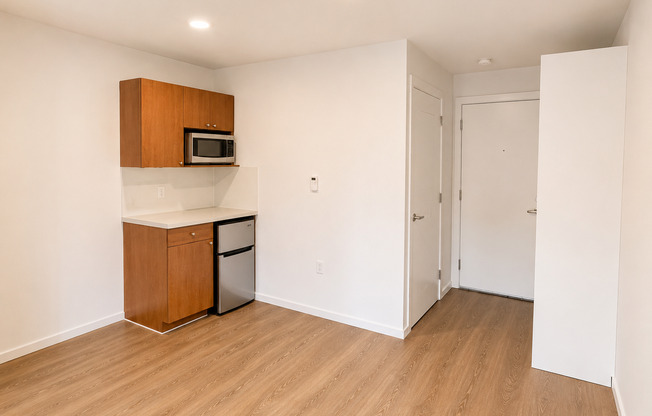 Studio, 1 bath, 175 sqft, $1,095, Unit 4301
