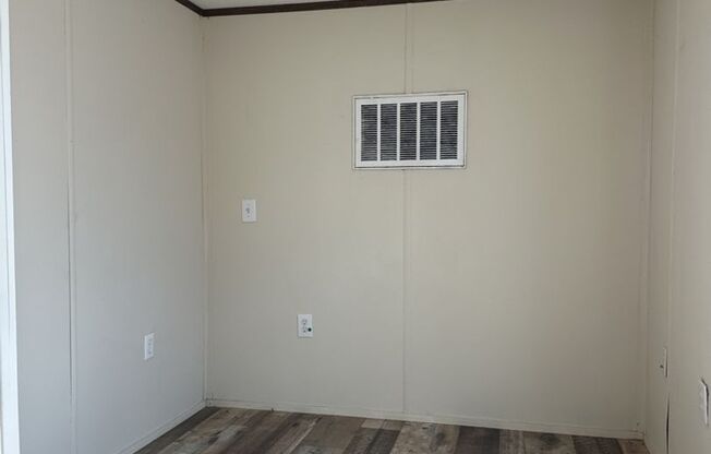 1 bed, 1 bath, 384 sqft, $795, Unit Unit 1