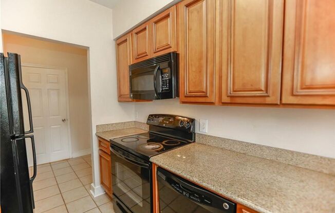 2 beds, 1 bath, 1,102 sqft, $1,600, Unit A