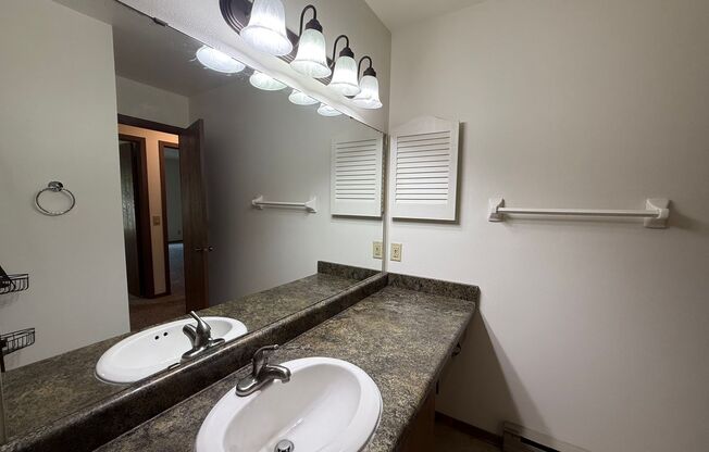 2 beds, 1 bath, 1,070 sqft, $1,745, Unit 7549CD