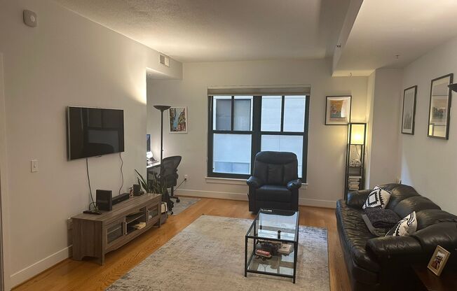 1 bed, 1 bath, $2,650, Unit Apt 206