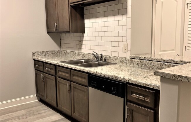 1 bed, 1 bath, 848 sqft, $775, Unit 35