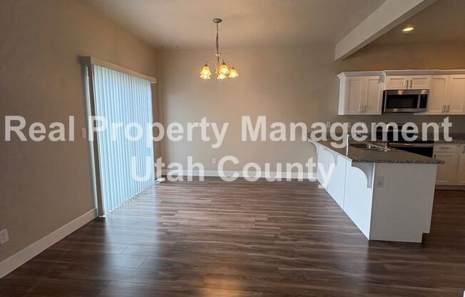 3 beds, 2.5 baths, $1,775