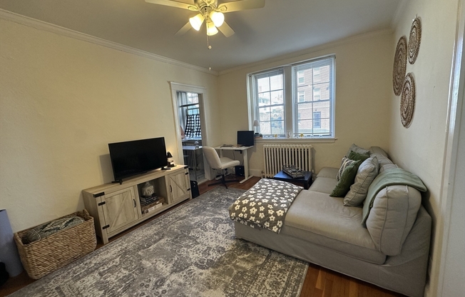 15 GOVERNORS AVE