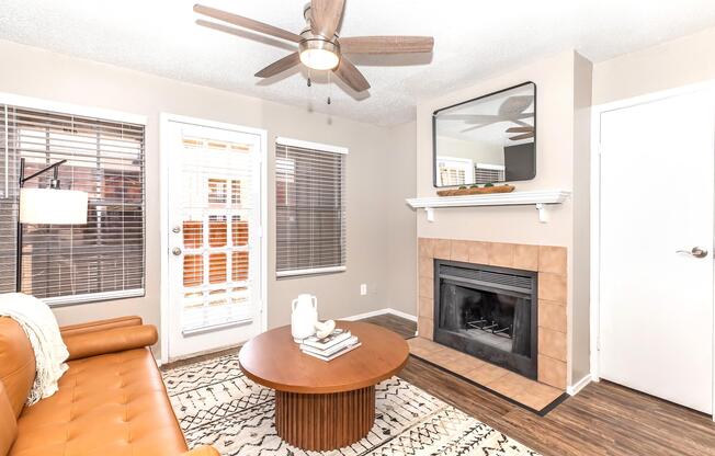 2 beds, 2 baths, 900 sqft, $919