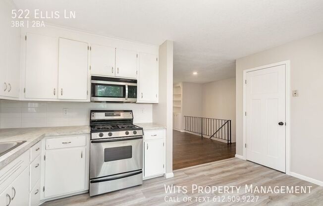 522 ELLIS LN