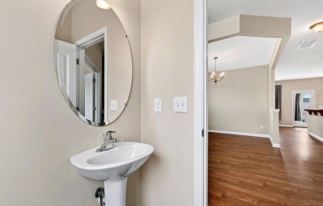 Spacious 3BR End-Unit Townhome in Shearon Farms, Wake Forest!