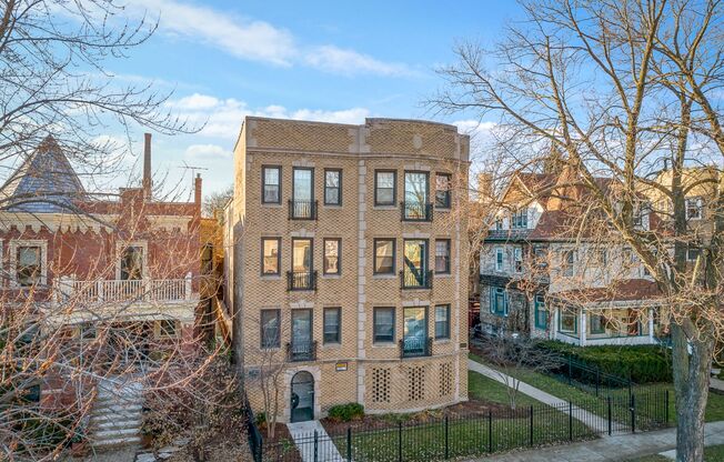 4836-38 N. Paulina