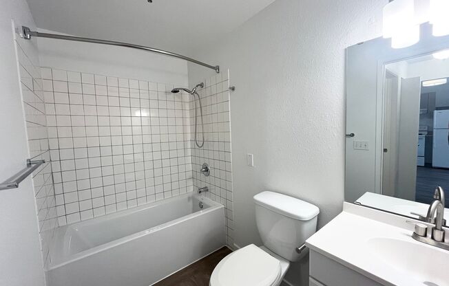 1 bed, 1 bath, 636 sqft, $1,625, Unit 226