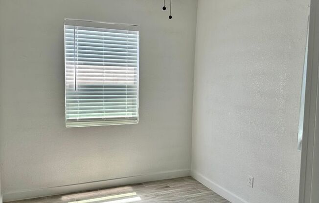 2 beds, 1 bath, 650 sqft, $1,395, Unit Unit 1