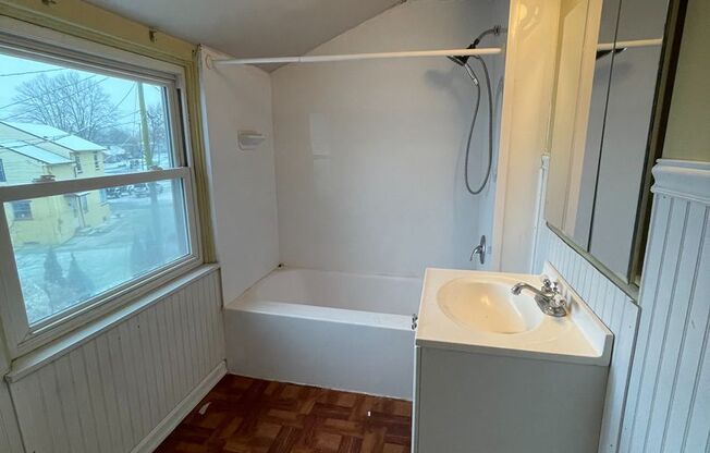 3 beds, 1 bath, $1,700