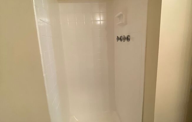 2 beds, 2 baths, 1,000 sqft, $1,990, Unit 14207 #103