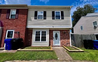 Beautiful Corner Lot Townhome in the heart of Virginia Beach