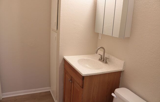 1 bed, 1 bath, 700 sqft, $800, Unit 6110-B