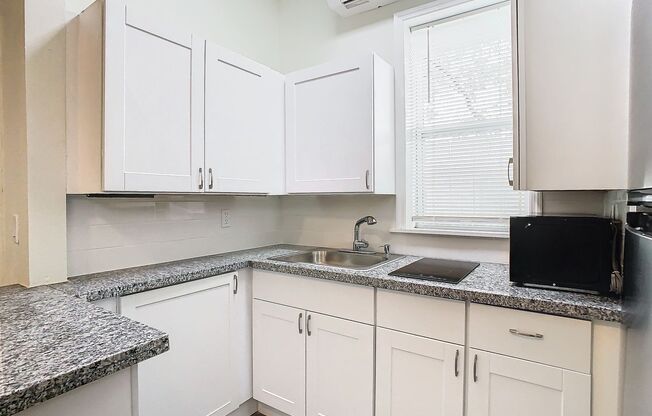 1 bed, 1 bath, 550 sqft, $1,625, Unit Unit 2