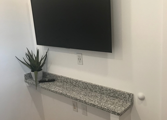 Studio, 1 bath, $1,550, Unit 3